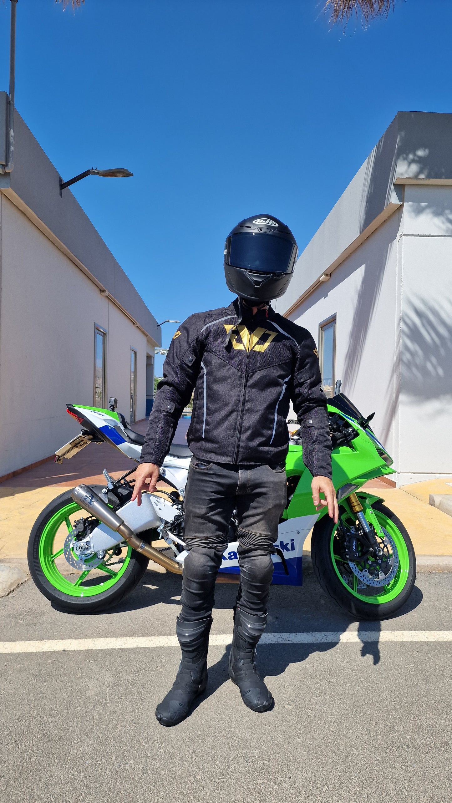 Chaqueta de Malla y Cordura – Protección, Ventilación y Ajuste Perfecto para el Verano ☀️🏍️