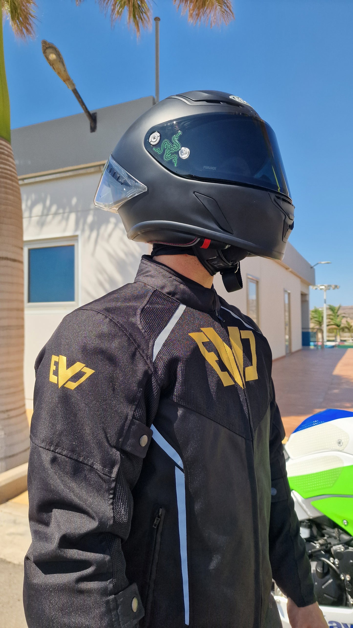 Chaqueta de Malla y Cordura – Protección, Ventilación y Ajuste Perfecto para el Verano ☀️🏍️